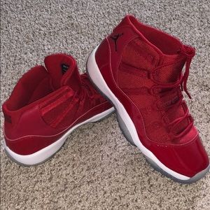 PRICE DROP TODAY ONLY !!! 😍RETRO AIR JORDAN 11’s